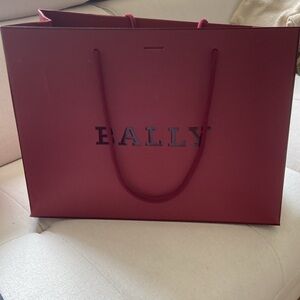 BALLY  burgundy color paper shopping bag 16x12x5 an’s small gift box